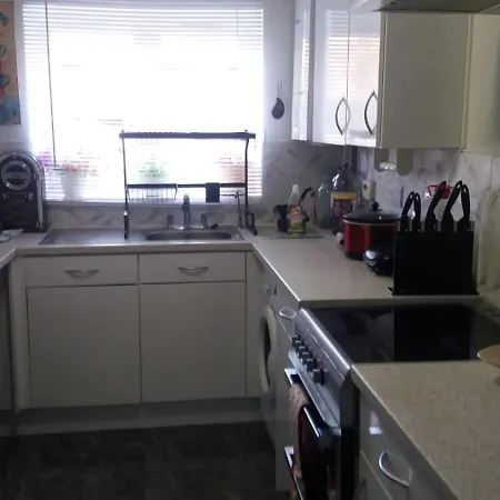 Spacious Double Room Located Within Walking Distance To Seaside And Town Dover Exterior photo