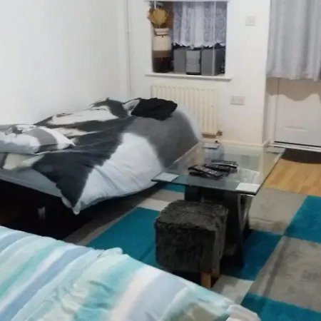 Spacious Double Room Located Within Walking Distance To Seaside And Town Dover Exterior photo