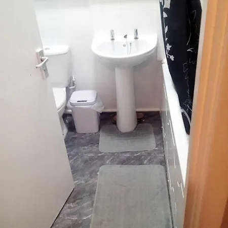 Spacious Double Room Located Within Walking Distance To Seaside And Town Dover Exterior photo