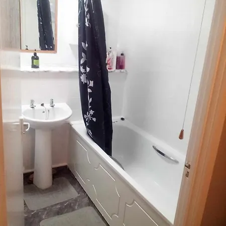 Spacious Double Room Located Within Walking Distance To Seaside And Town Dover Exterior photo